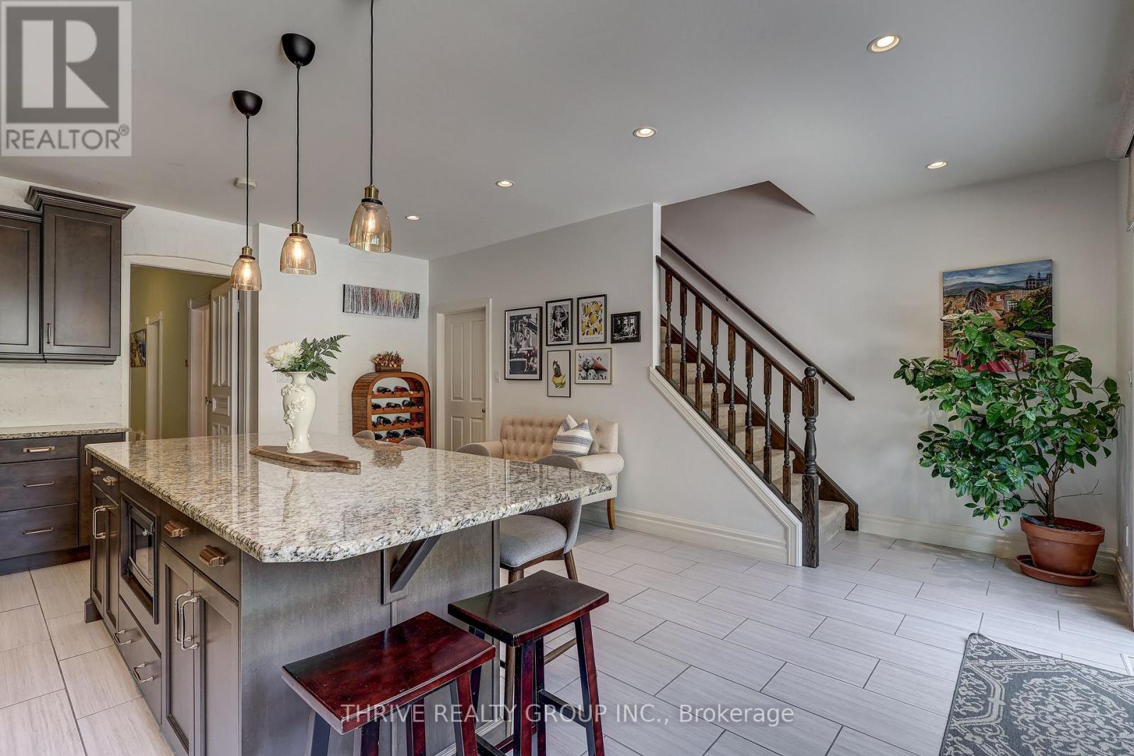 866 WILLIAM STREET - 24