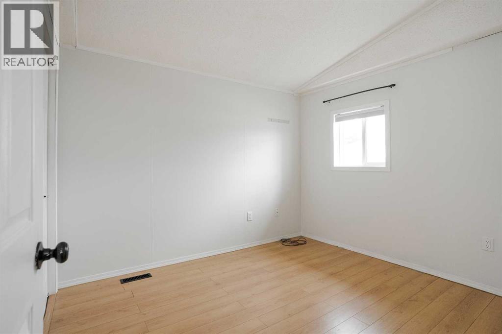 157 Grandview Crescent - 33