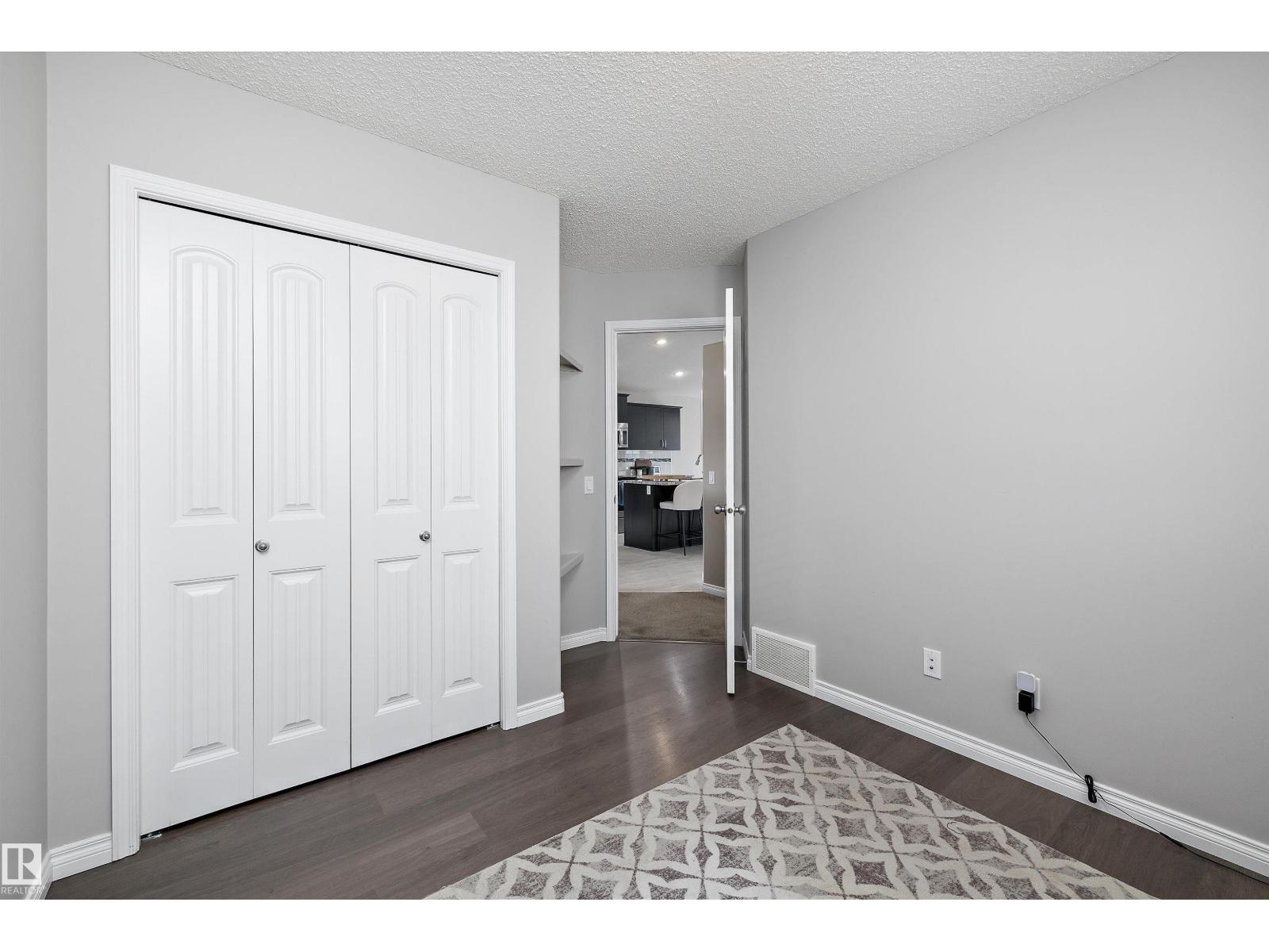 114 WOODHILL LN — photo 22