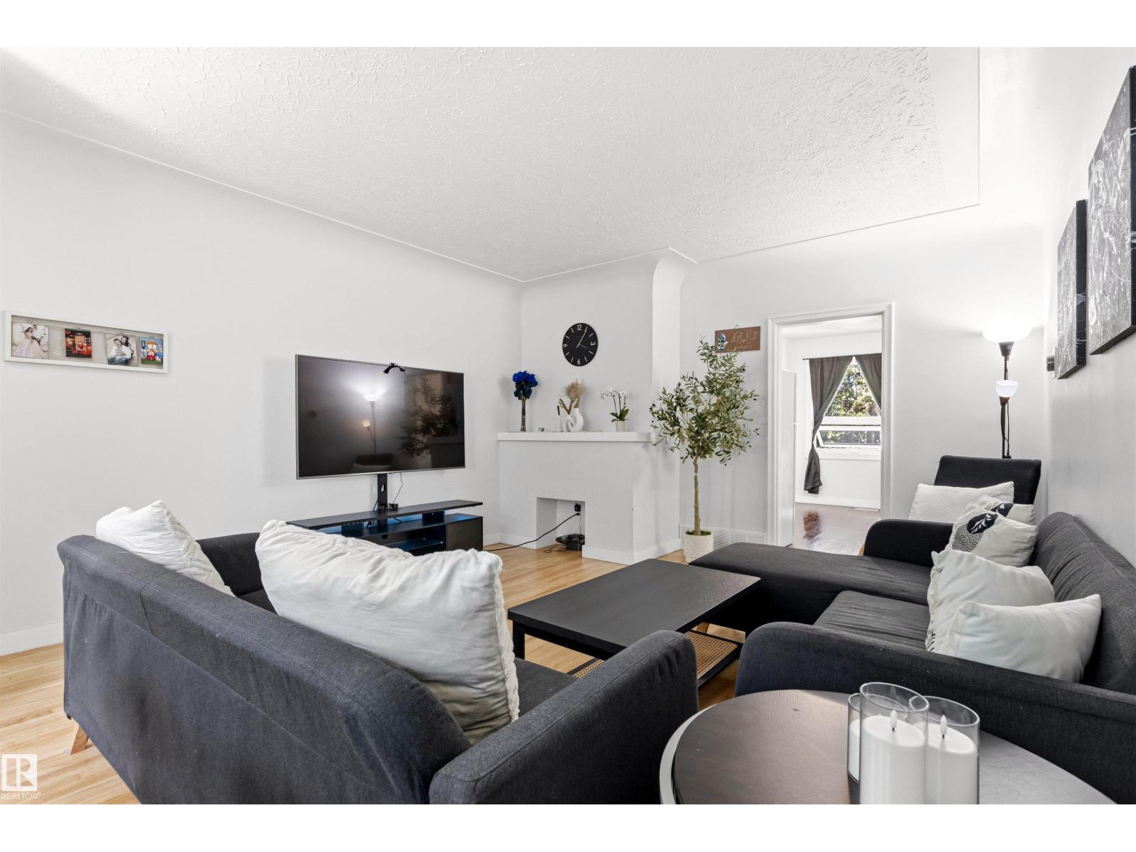 11115 11117 116 ST NW - 10