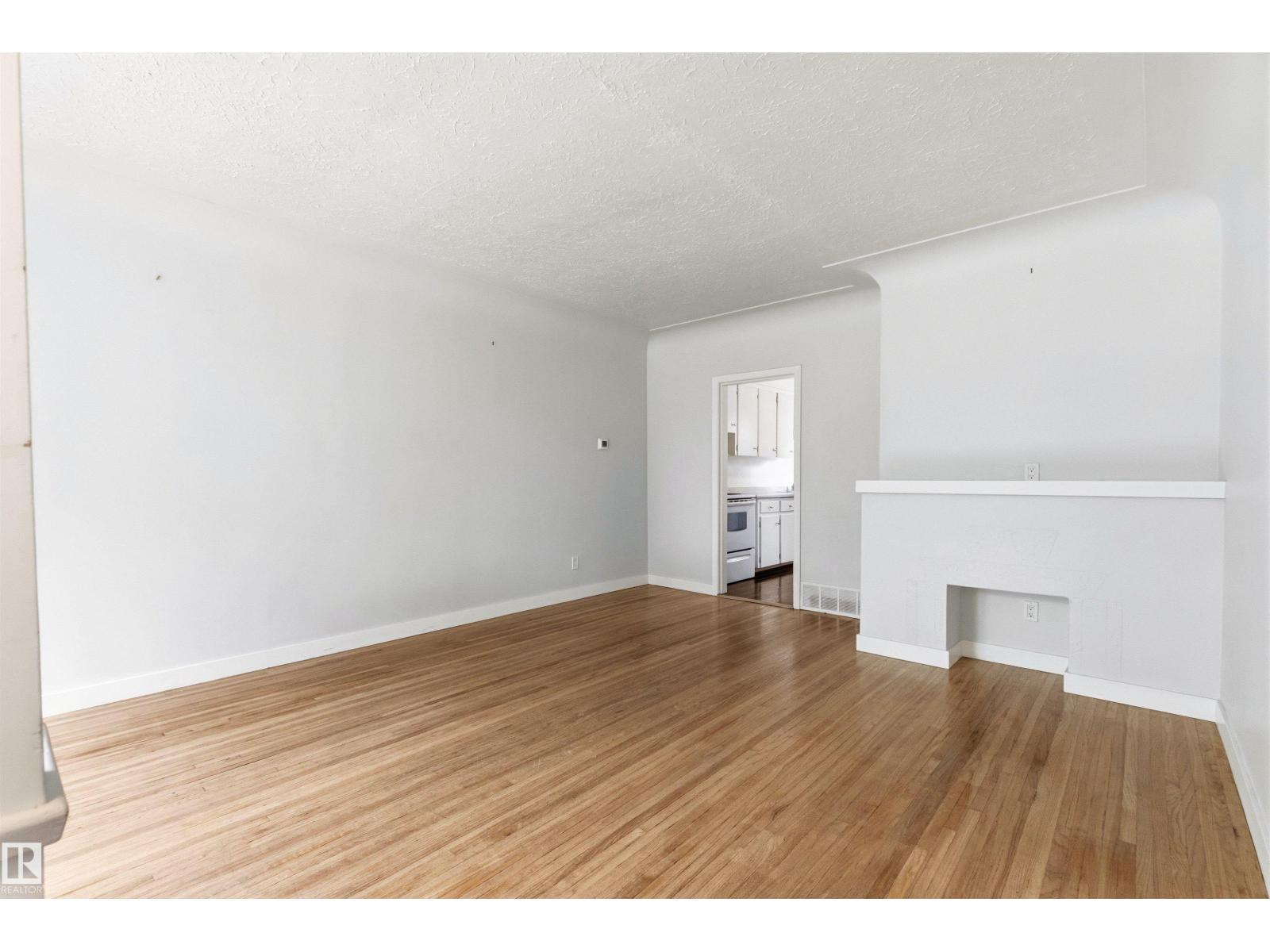 11115 11117 116 ST NW - 29