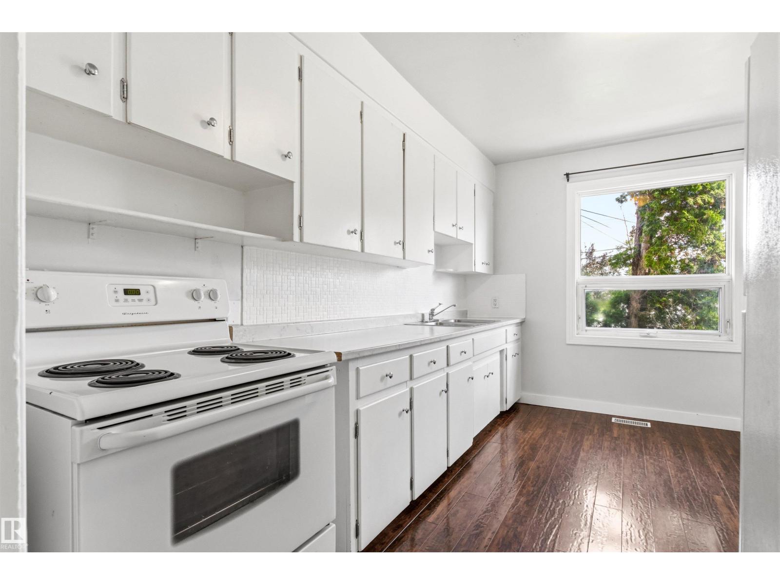 11115 11117 116 ST NW - 33