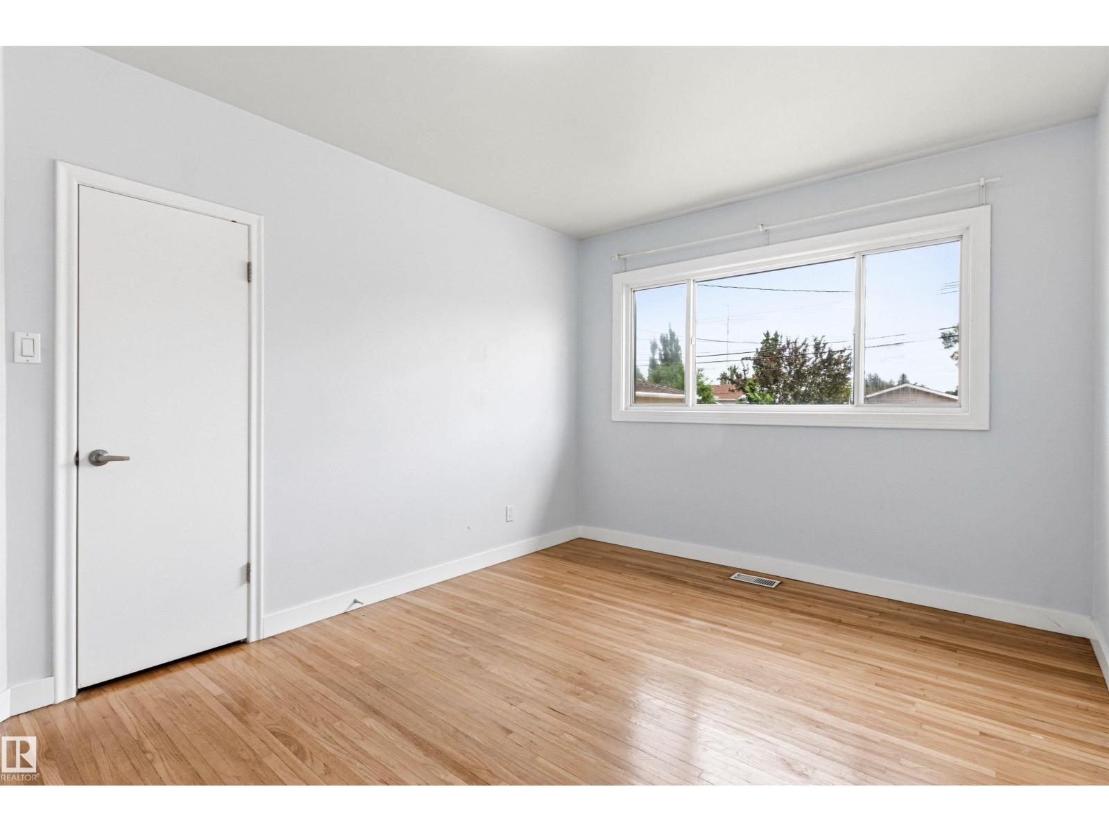11115 11117 116 ST NW - 34
