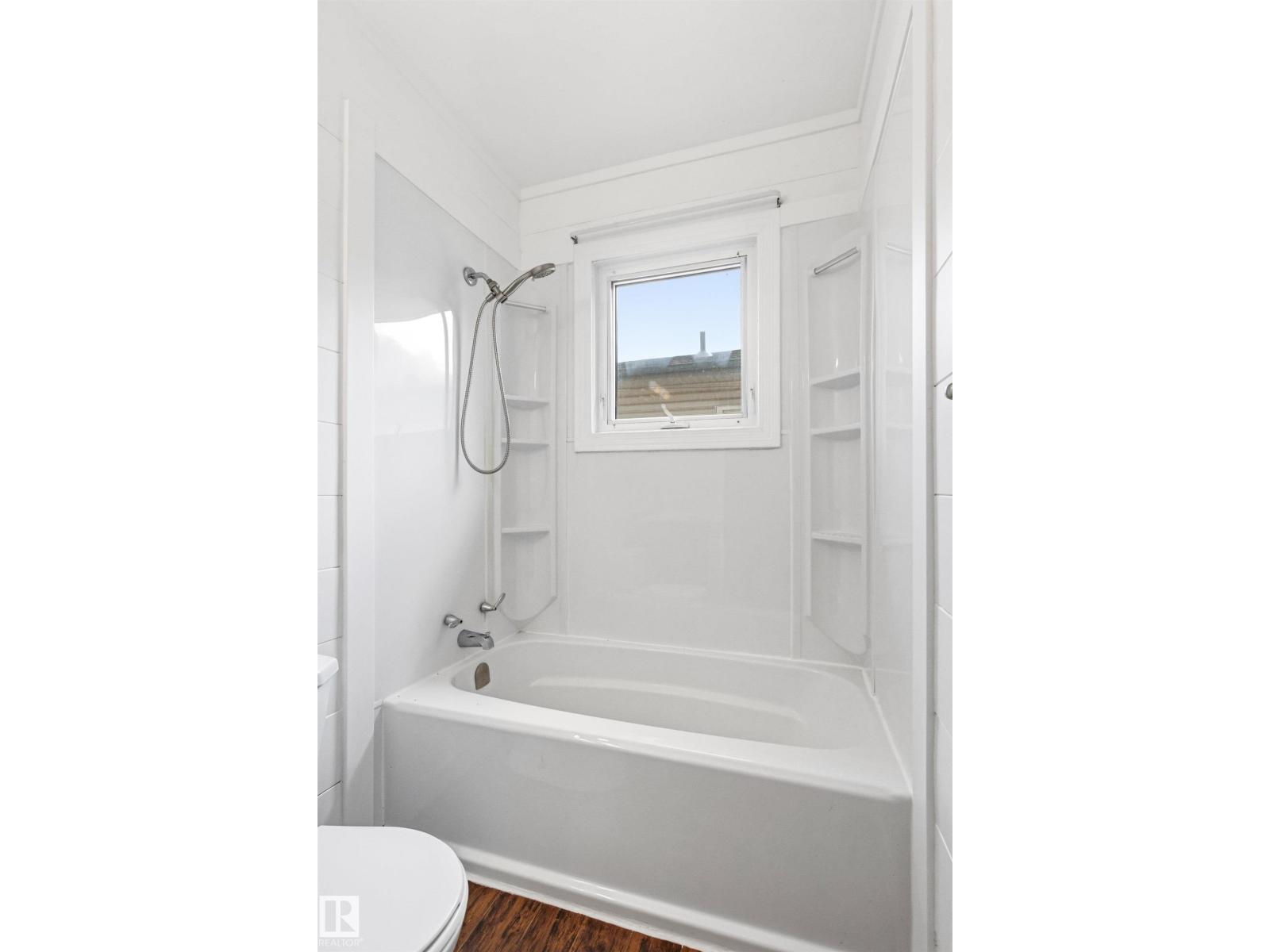 11115 11117 116 ST NW - 36