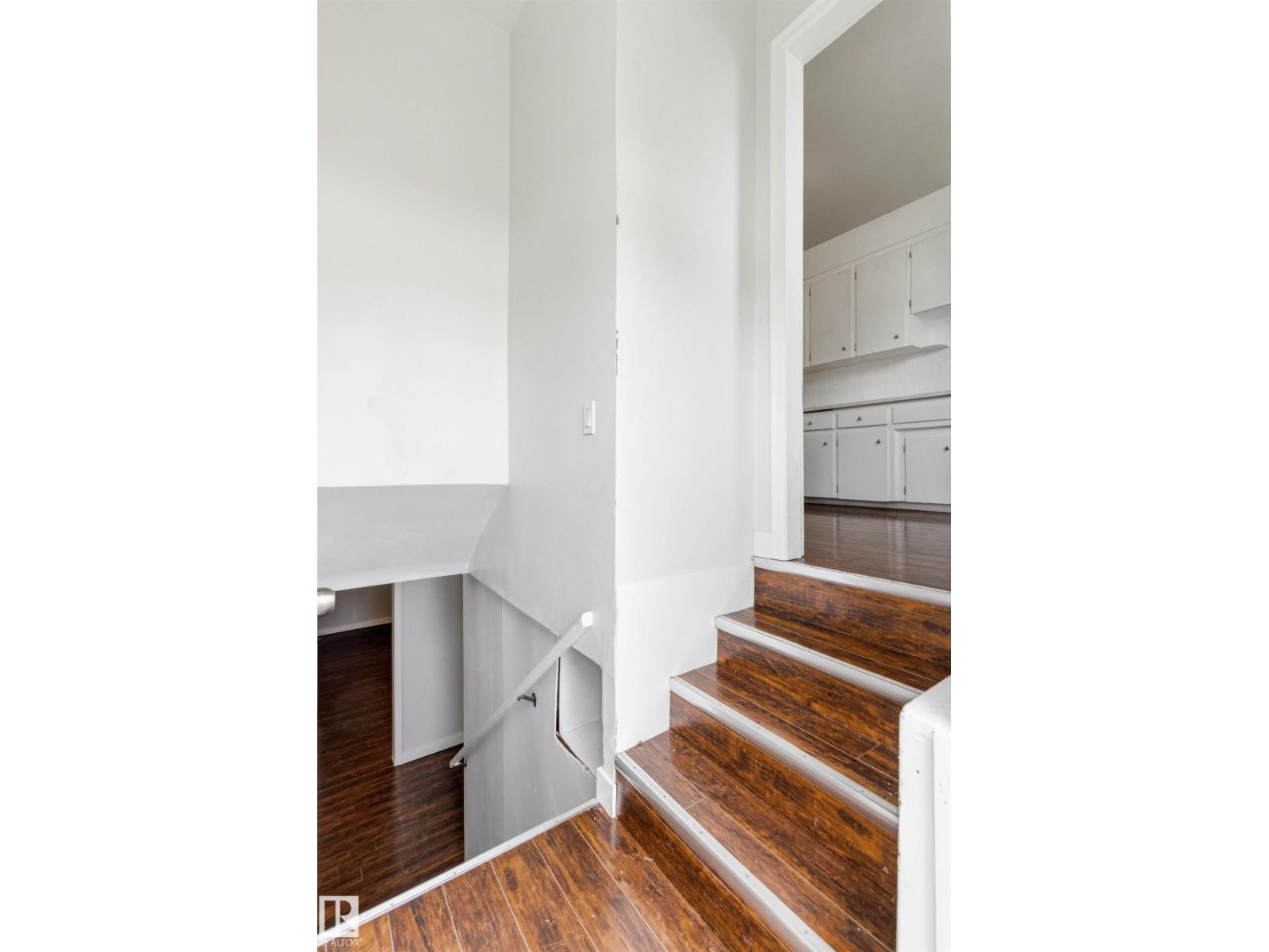 11115 11117 116 ST NW - 39