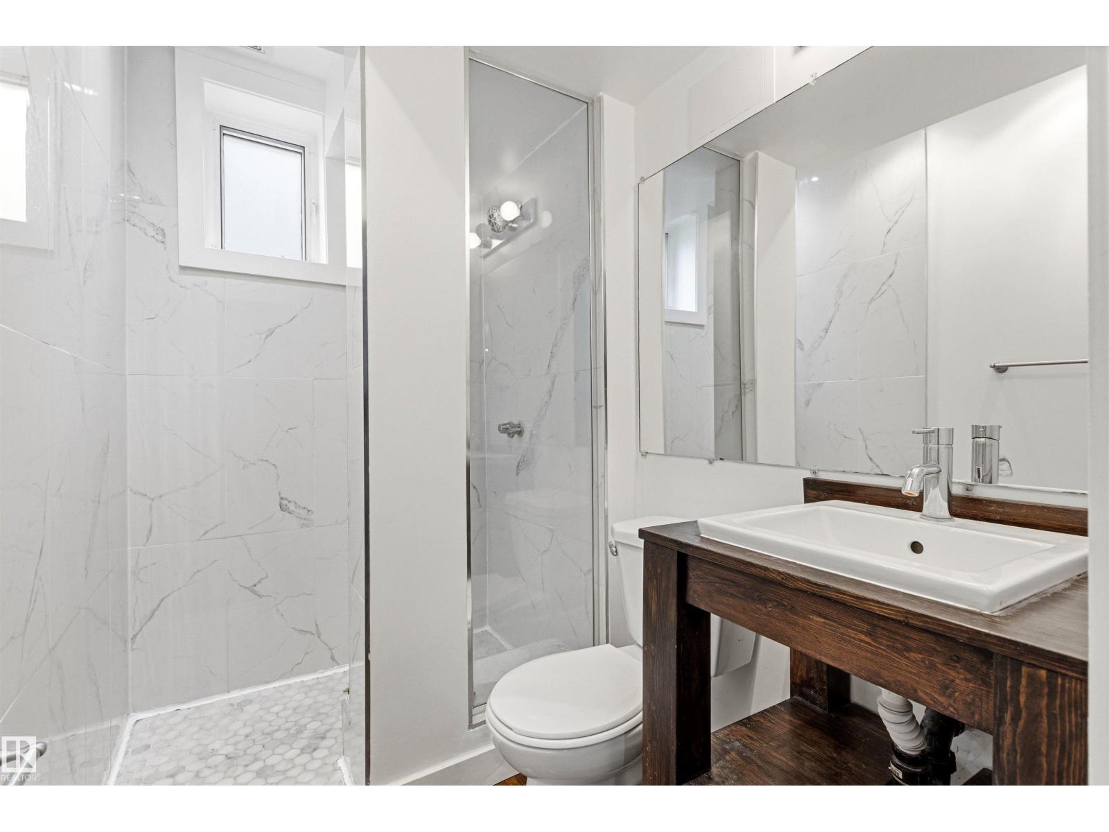 11115 11117 116 ST NW - 44
