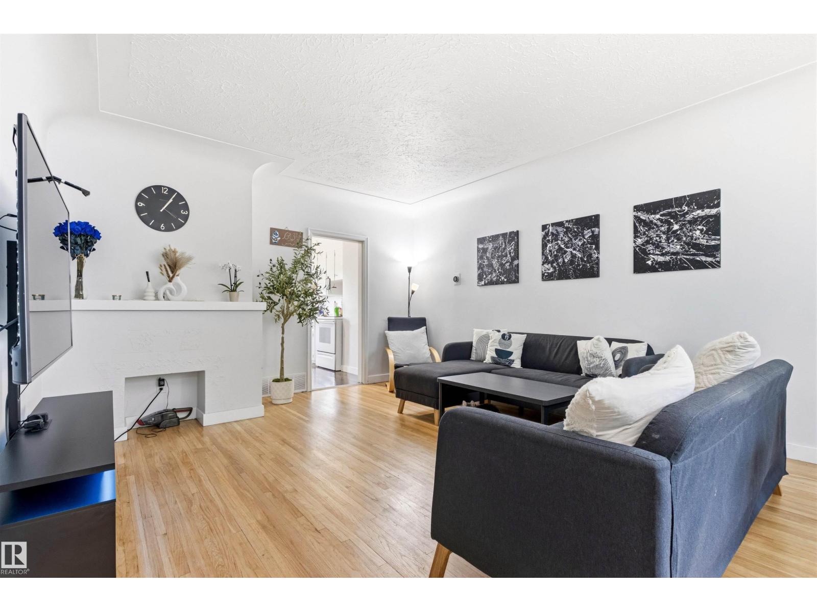 11115 11117 116 ST NW - 9