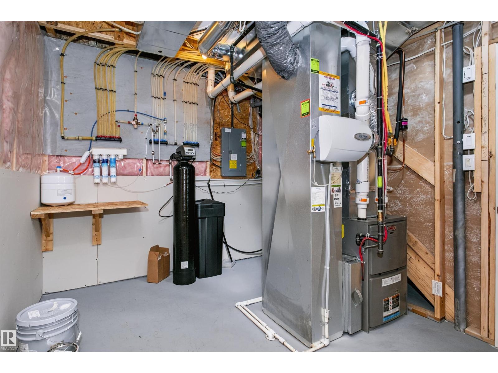 1235 164 ST SW - 44