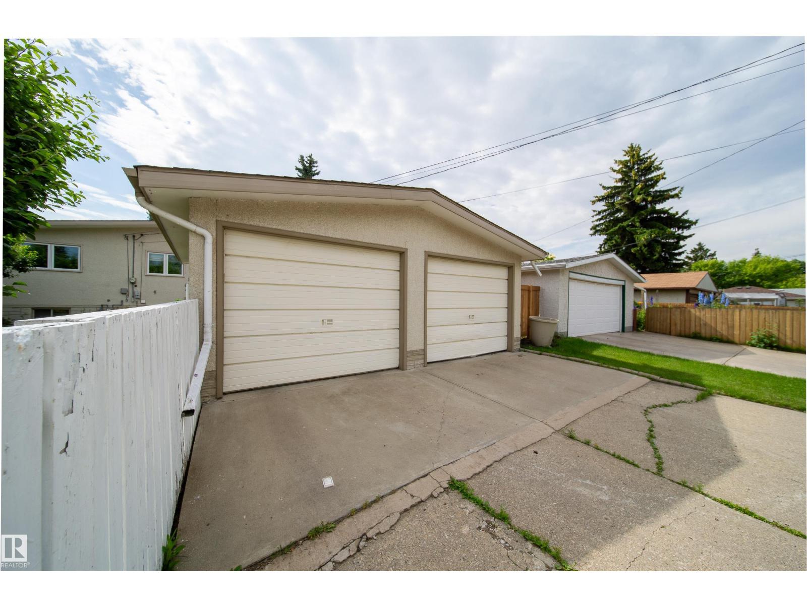 4328 116 ST NW NW — photo 35