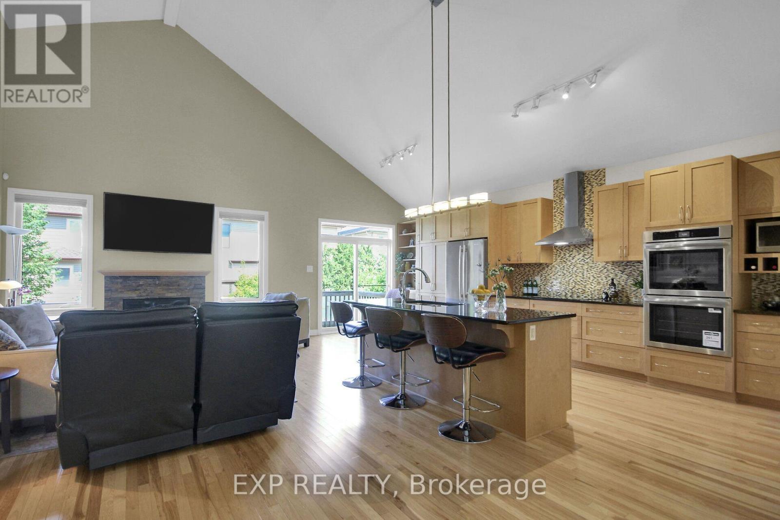 417 CHARING CROSS WAY, Ottawa. Luxury613. By Peter Sagos - Image 14