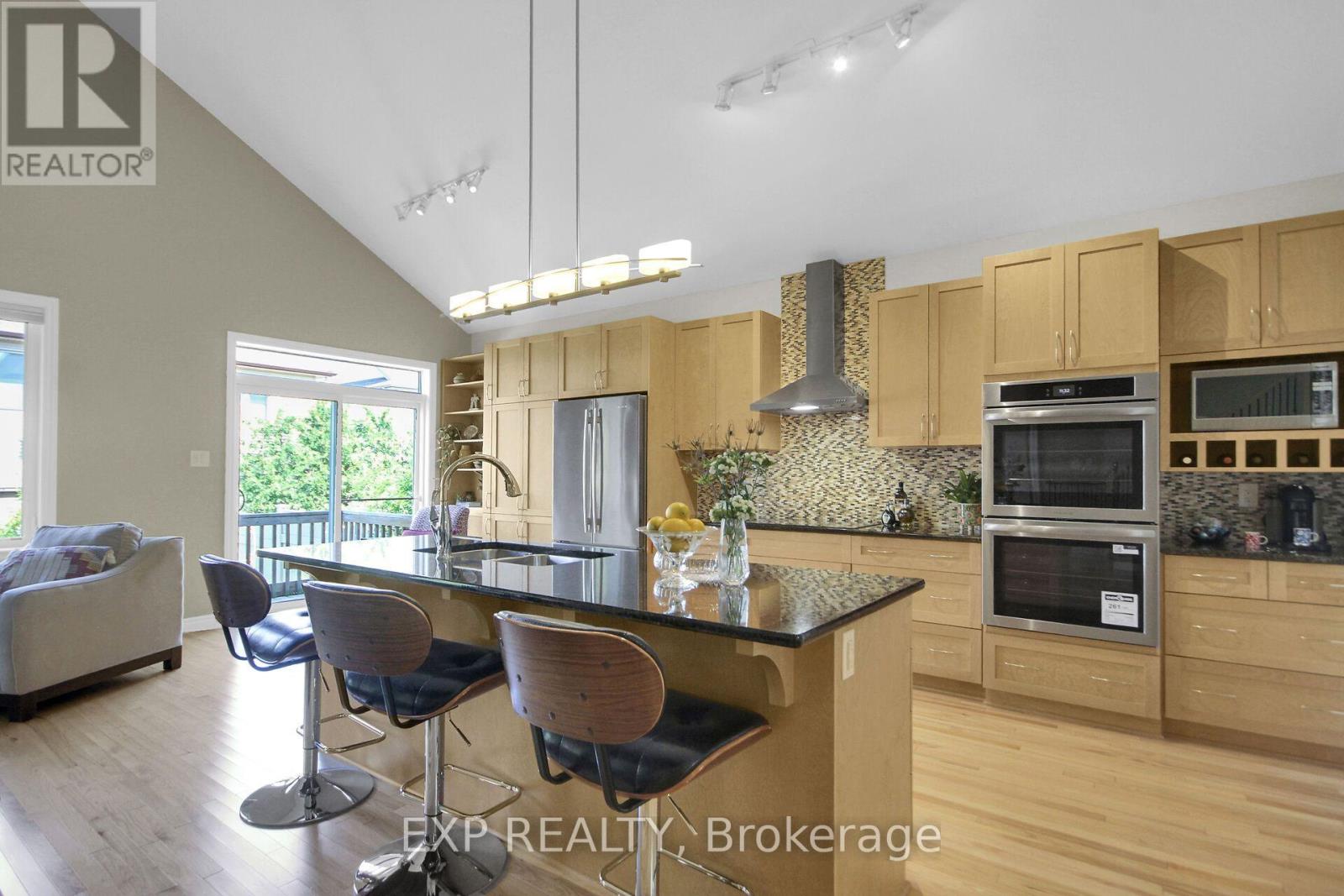 417 CHARING CROSS WAY, Ottawa. Luxury613. By Peter Sagos - Image 16