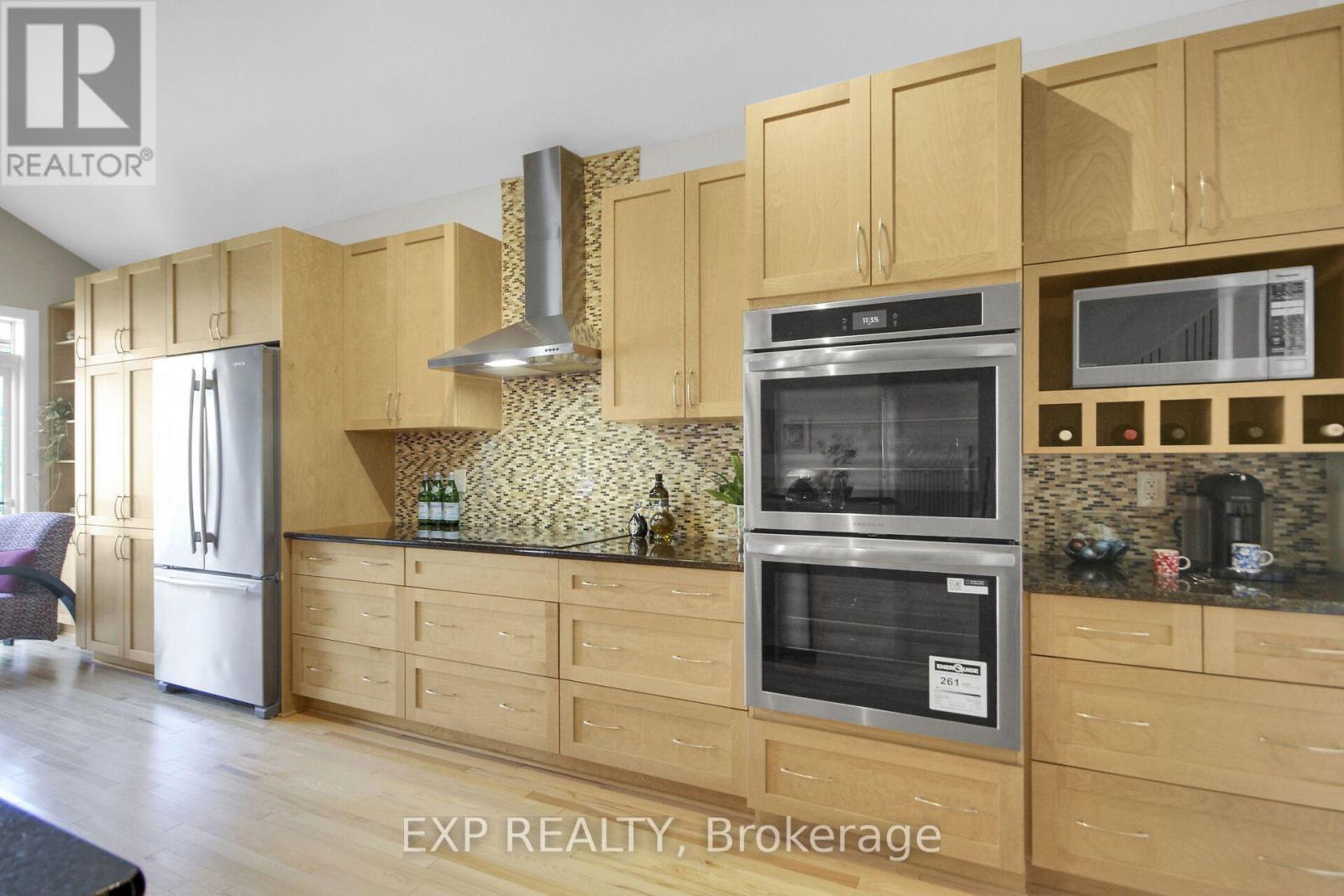 417 CHARING CROSS WAY, Ottawa. Luxury613. By Peter Sagos - Image 17