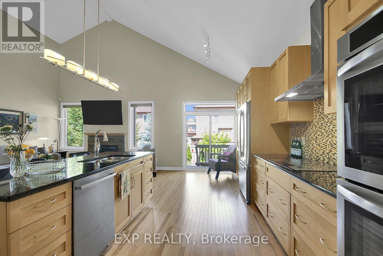 417 CHARING CROSS WAY, Ottawa. Luxury613. By Peter Sagos - Image 19