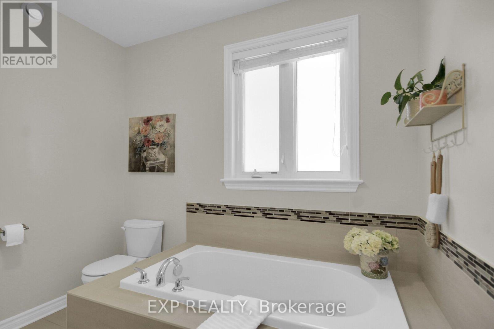 417 CHARING CROSS WAY, Ottawa. Luxury613. By Peter Sagos - Image 27