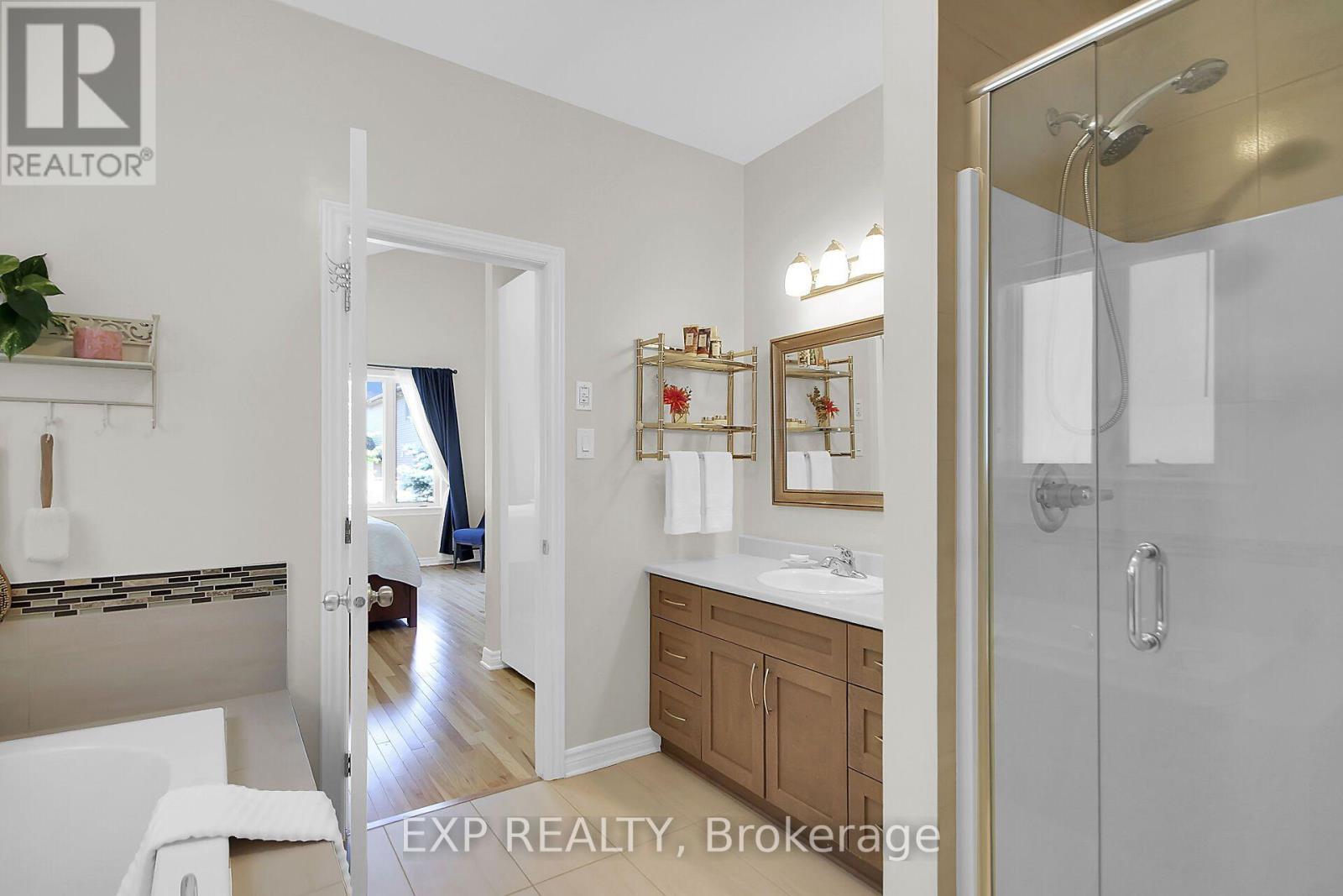 417 CHARING CROSS WAY, Ottawa. Luxury613. By Peter Sagos - Image 28