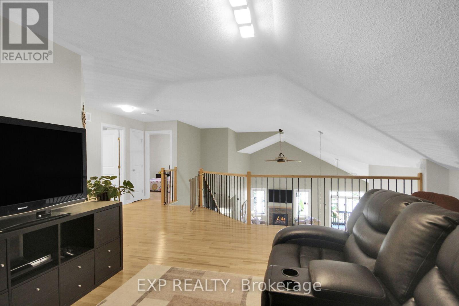 417 CHARING CROSS WAY, Ottawa. Luxury613. By Peter Sagos - Image 31