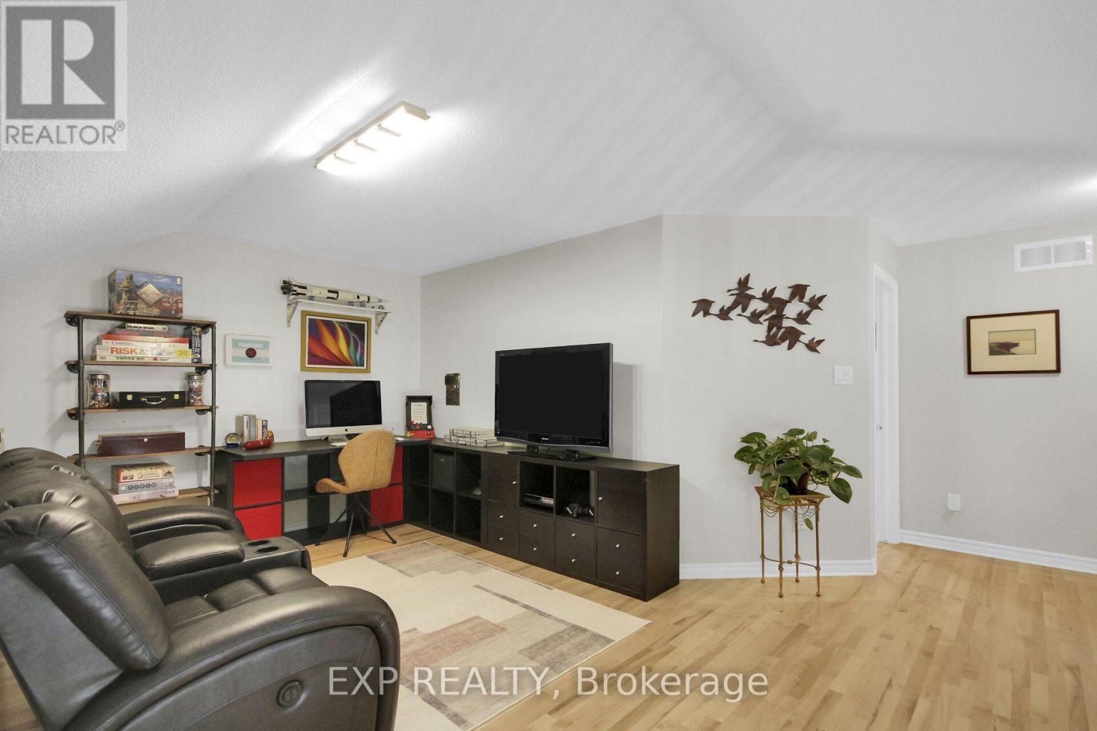 417 CHARING CROSS WAY, Ottawa. Luxury613. By Peter Sagos - Image 32