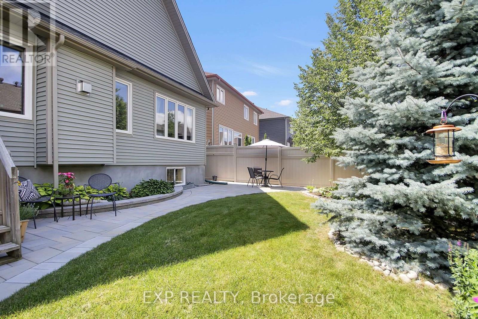 417 CHARING CROSS WAY, Ottawa. Luxury613. By Peter Sagos - Image 46