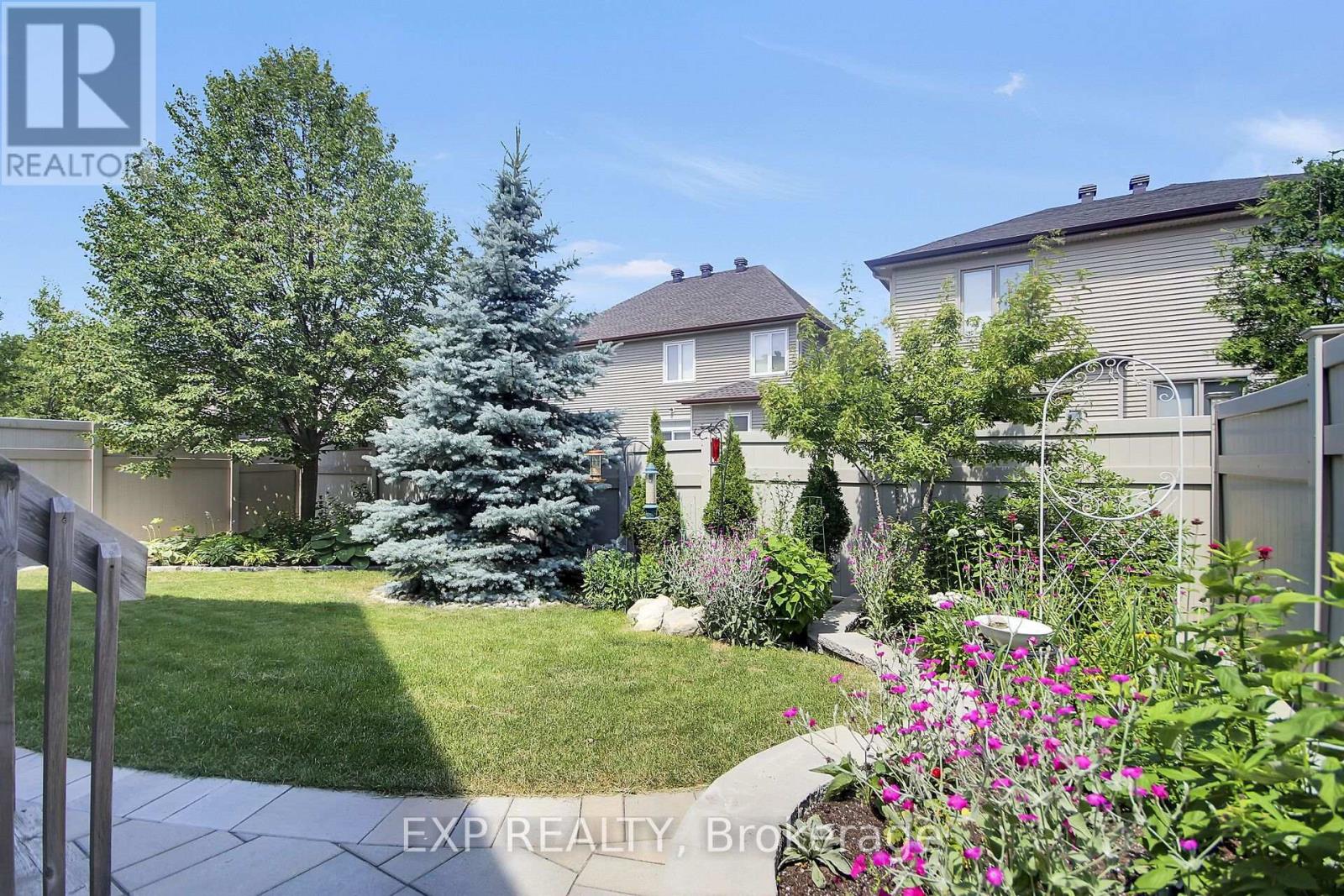 417 CHARING CROSS WAY, Ottawa. Luxury613. By Peter Sagos - Image 47