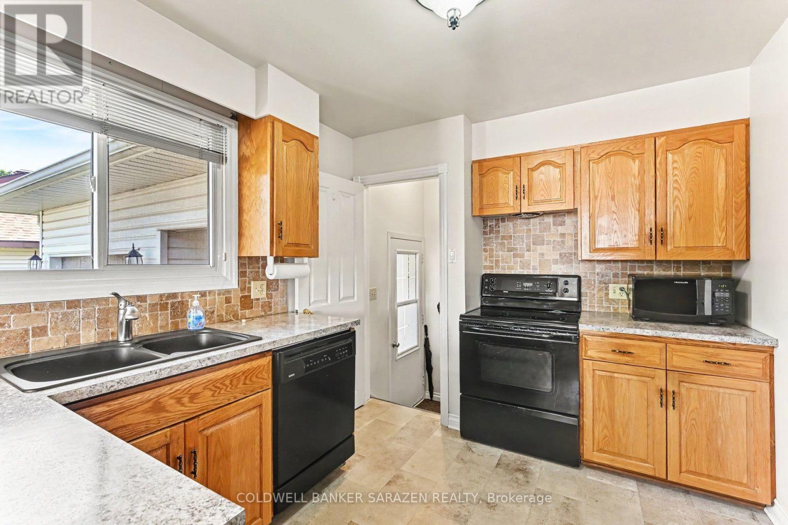 68 TIERNEY STREET S - 12
