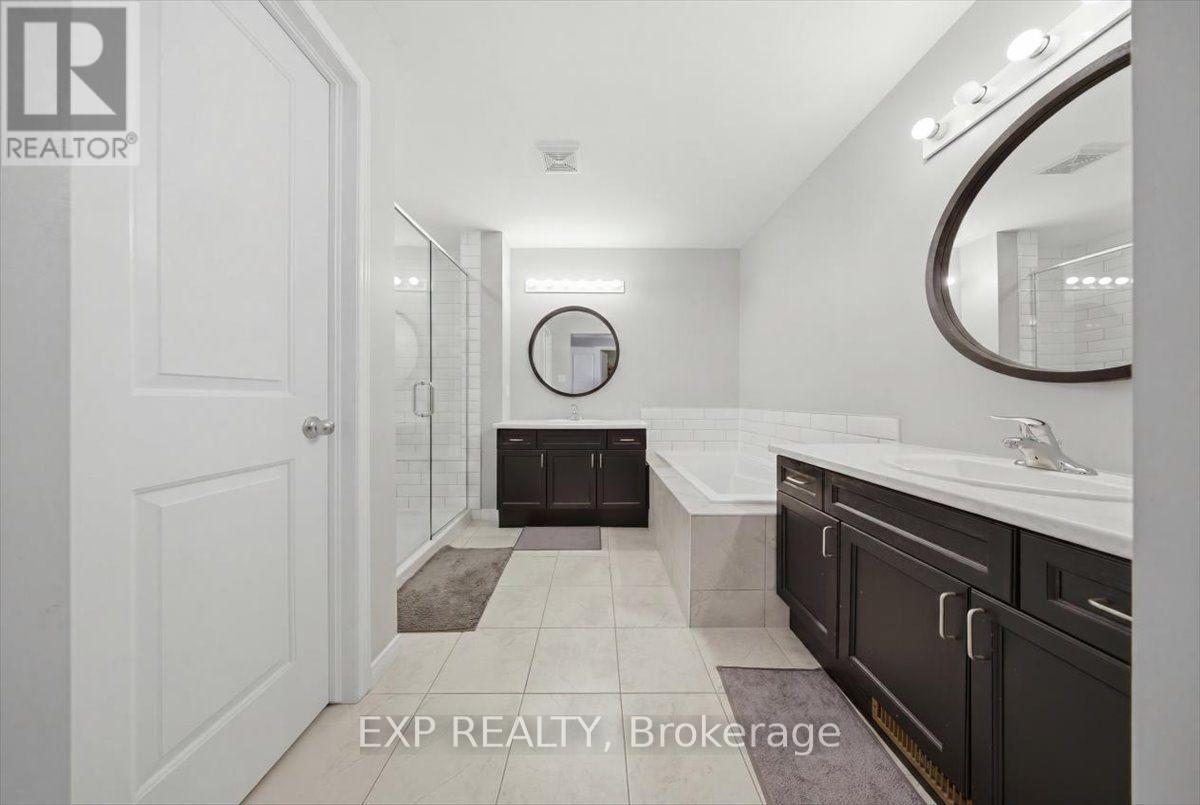 92 RIDDELL STREET, Ottawa. Luxury613. By Peter Sagos - Image 13