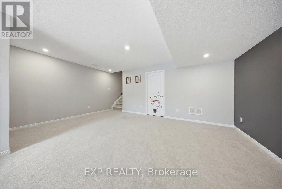 92 RIDDELL STREET, Ottawa. Luxury613. By Peter Sagos - Image 20