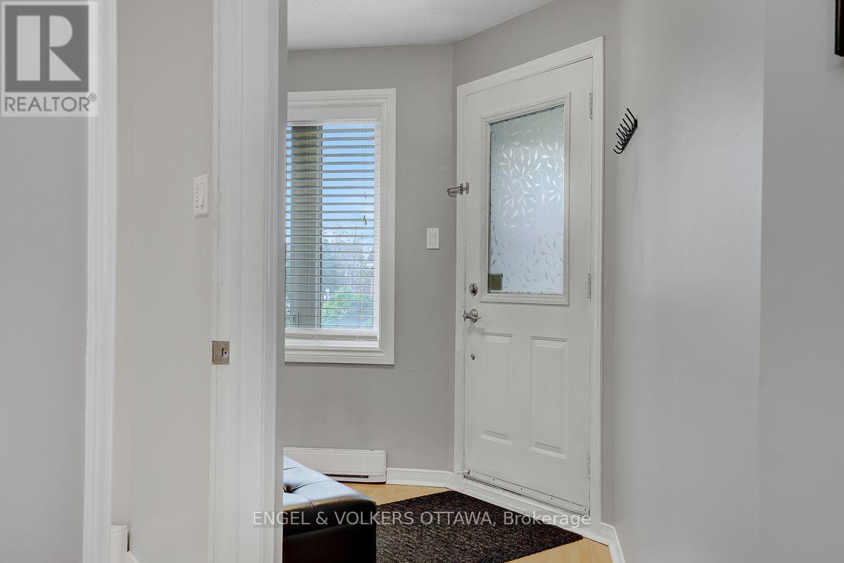 382 BRISTON PRIVATE, Ottawa. Luxury613. By Peter Sagos - Image 6