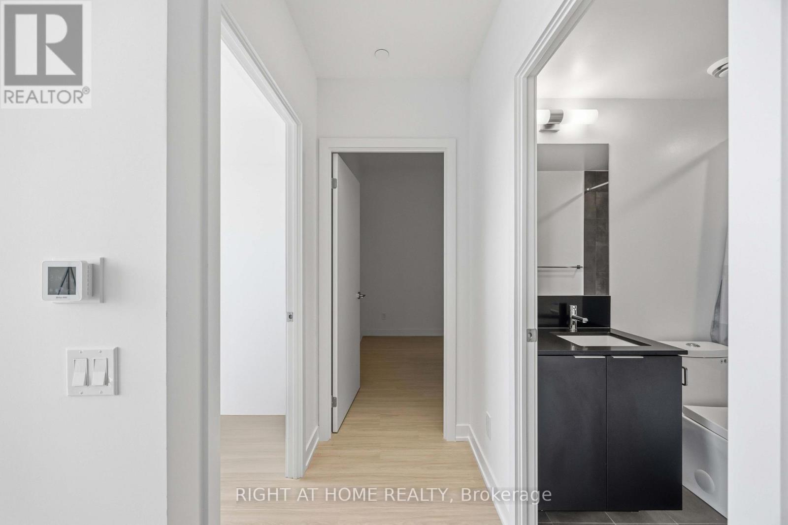 #5110 8 WELLESLEY STREET W - 23