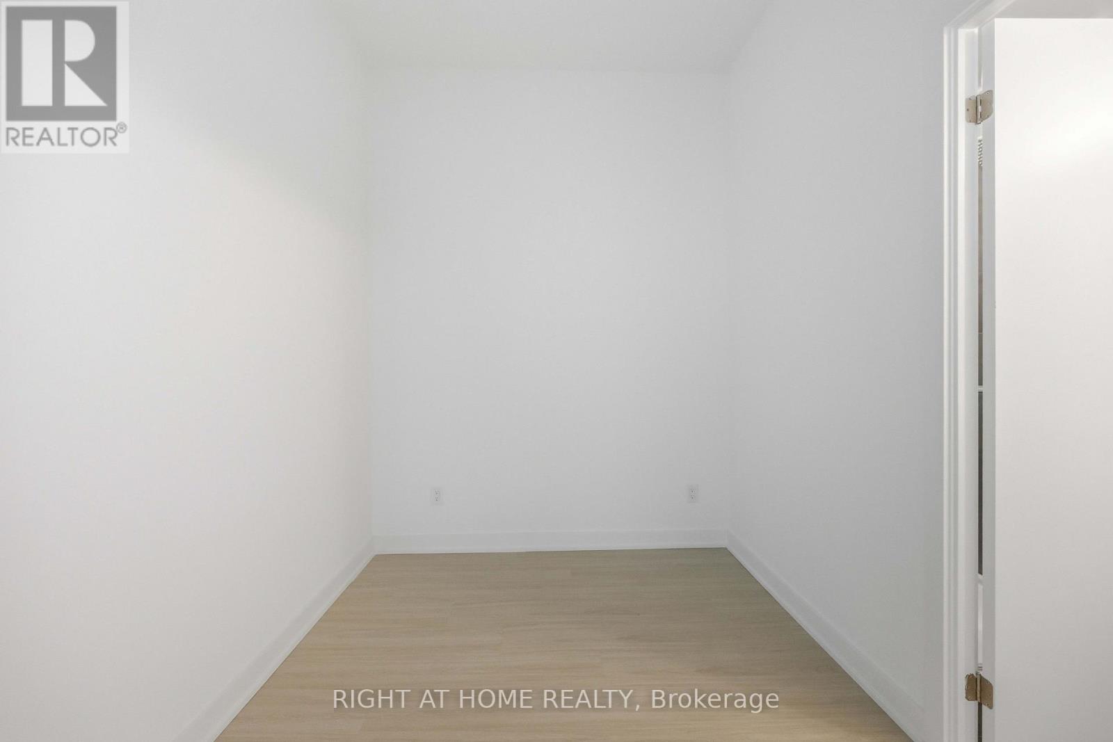 #5110 8 WELLESLEY STREET W - 25