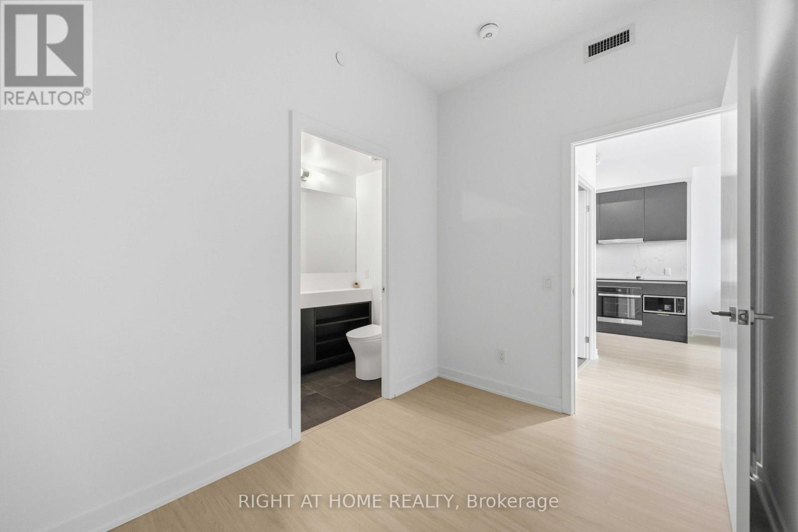 #5110 8 WELLESLEY STREET W - 26