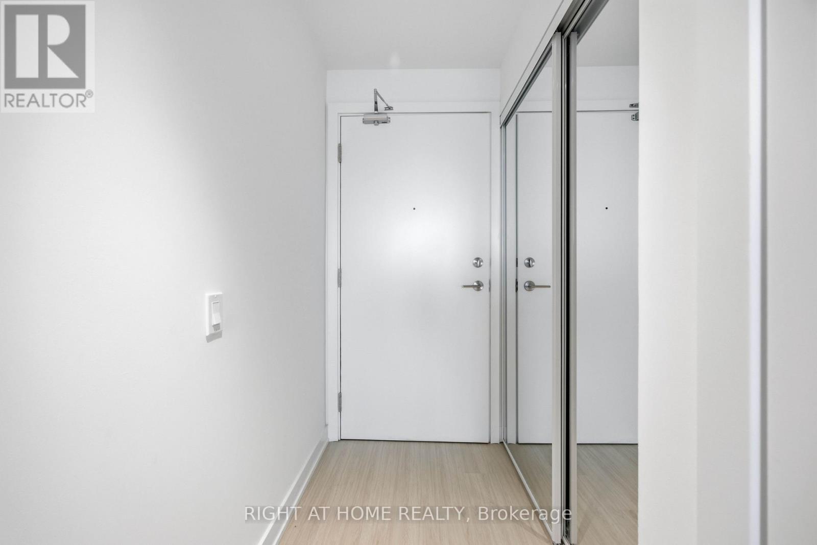 #5110 8 WELLESLEY STREET W - 9