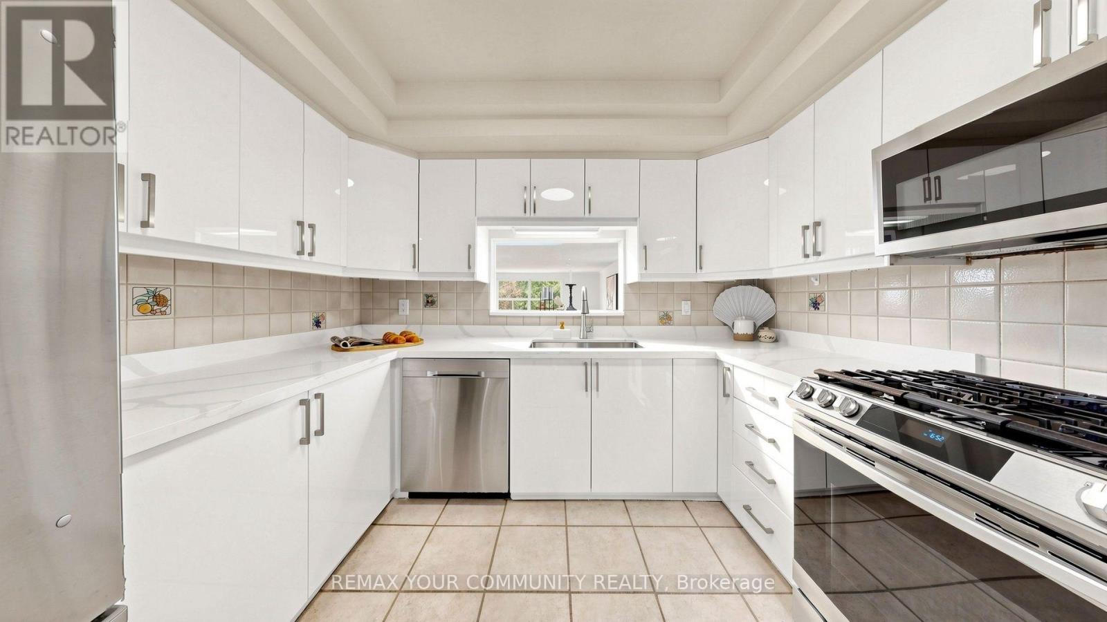 276 CURREY CRESCENT - 16