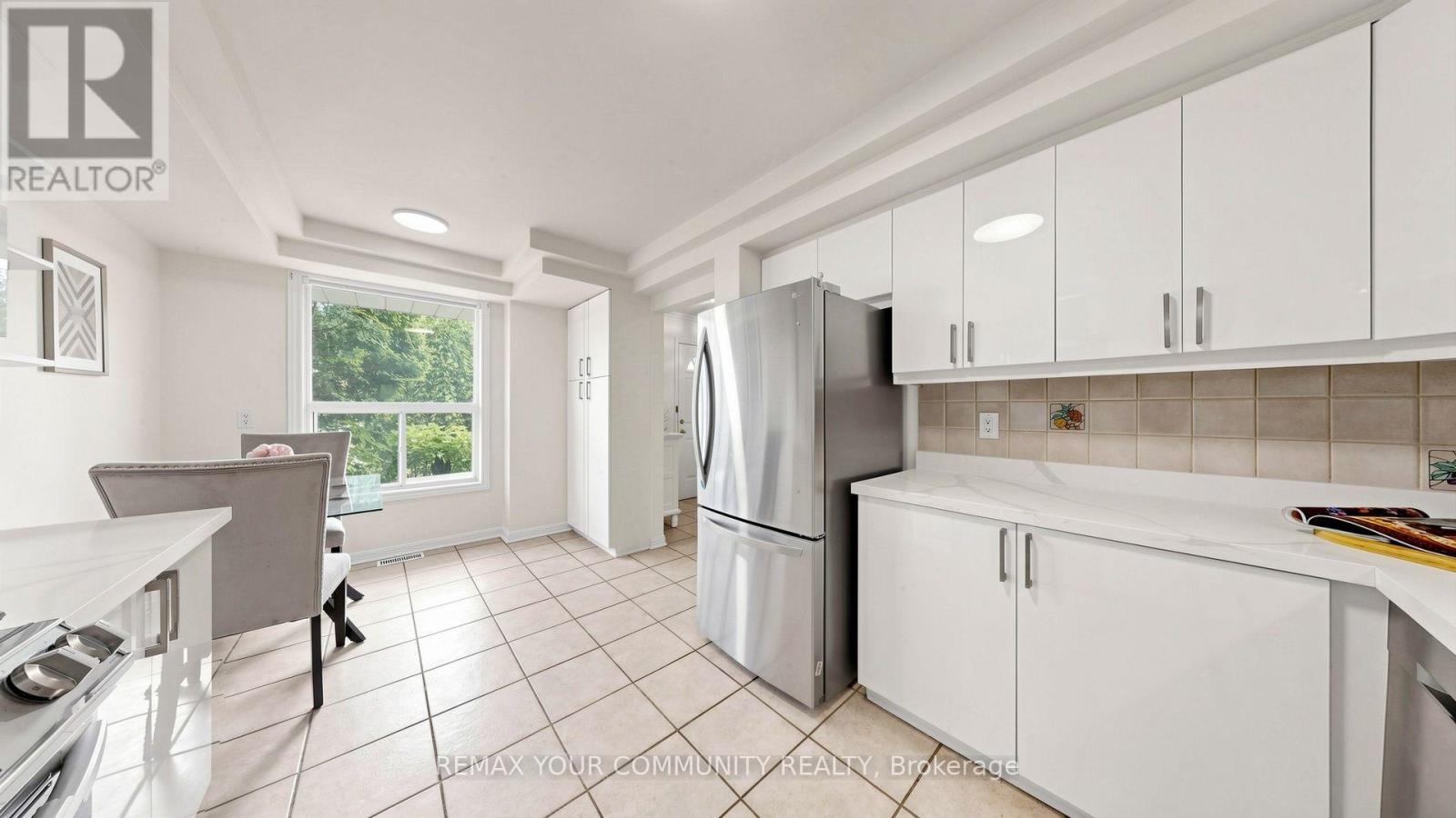 276 CURREY CRESCENT - 18