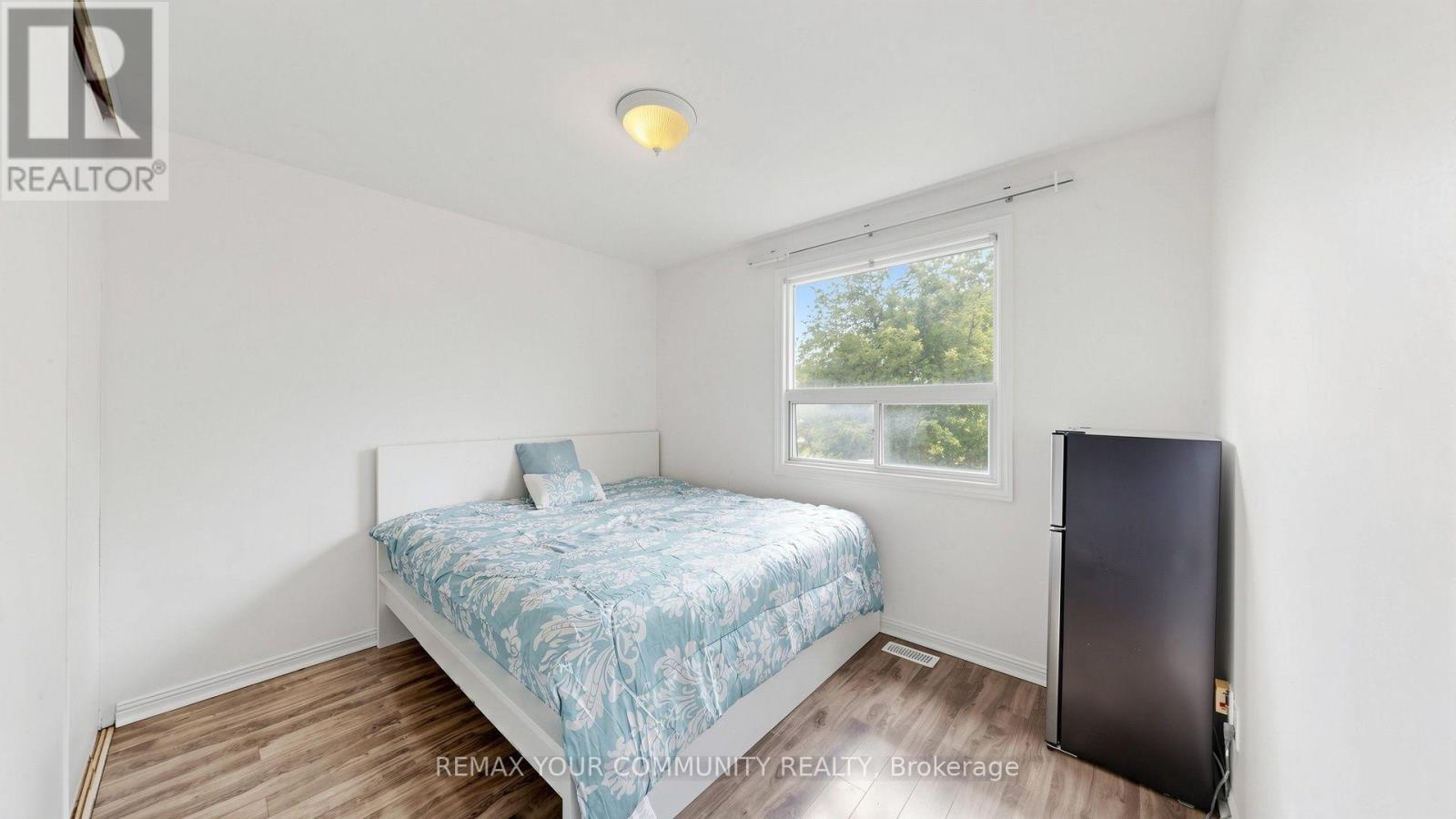 276 CURREY CRESCENT - 28
