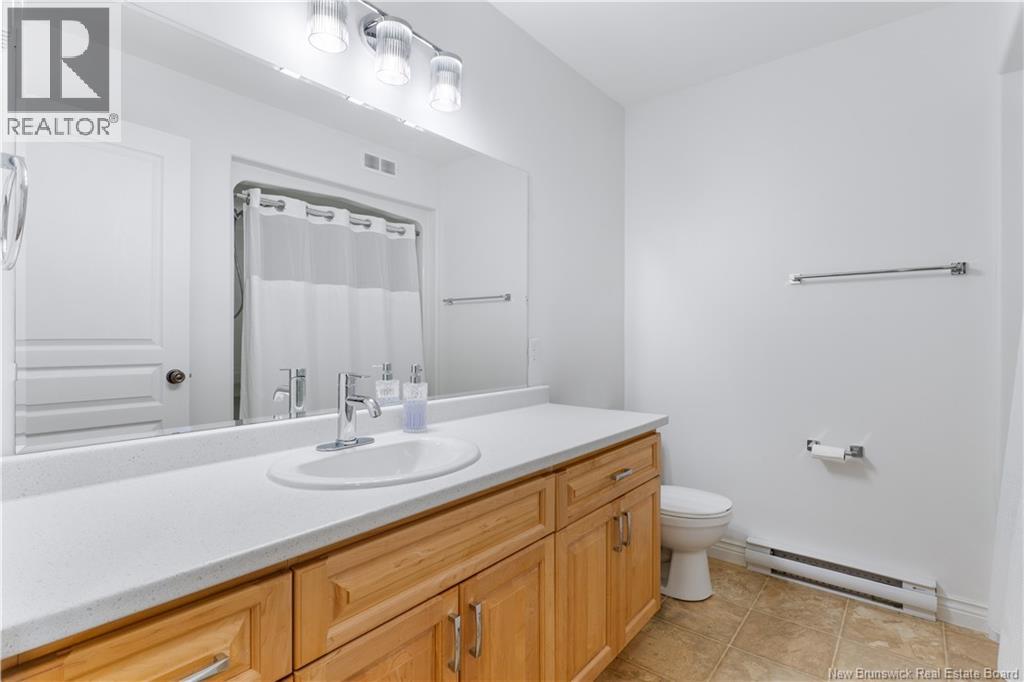 233 Damien - Image 19
