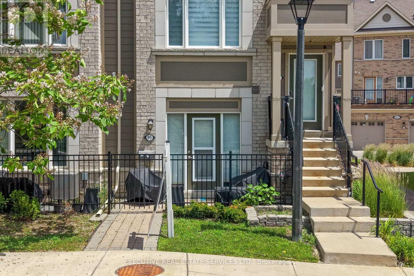 #95 1 BECKENROSE COURT - 4