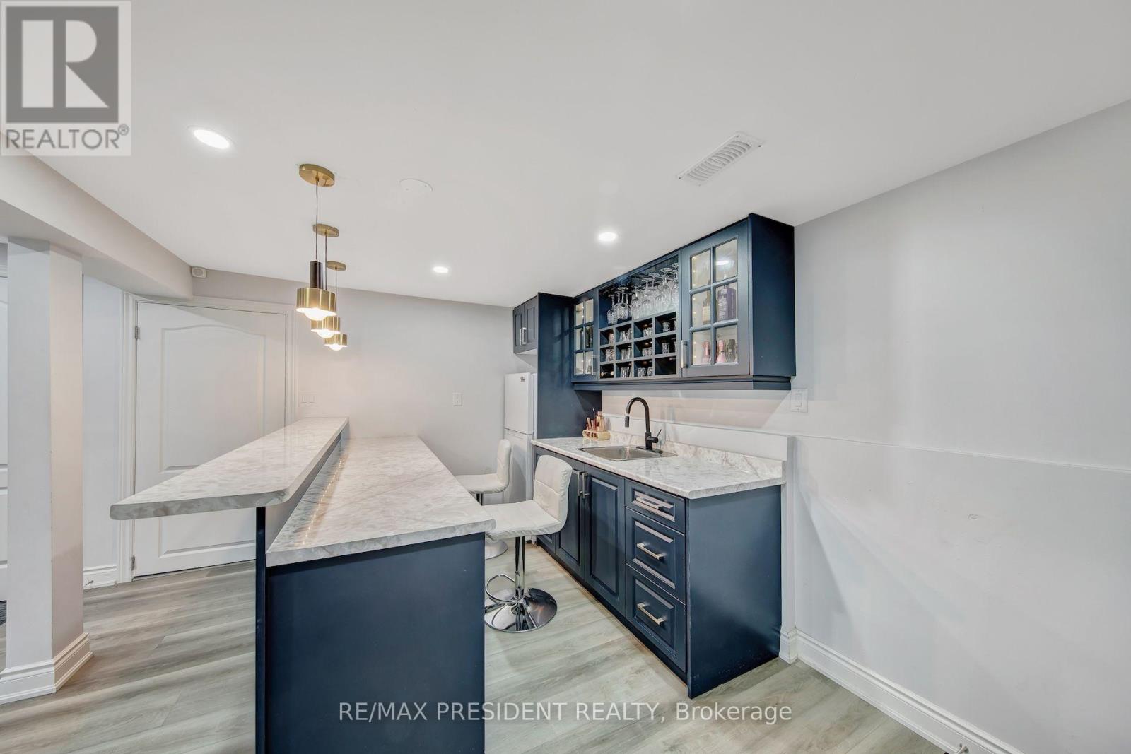 #9 7080 COPENHAGEN ROAD - Image 31