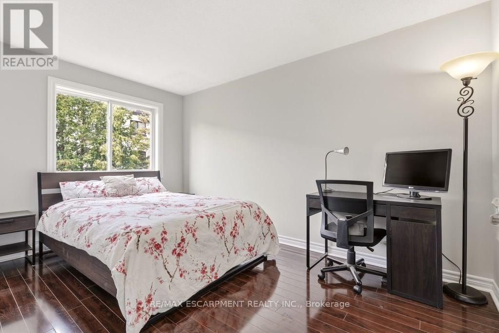 #154 1066 FALGARWOOD DRIVE - Image 15
