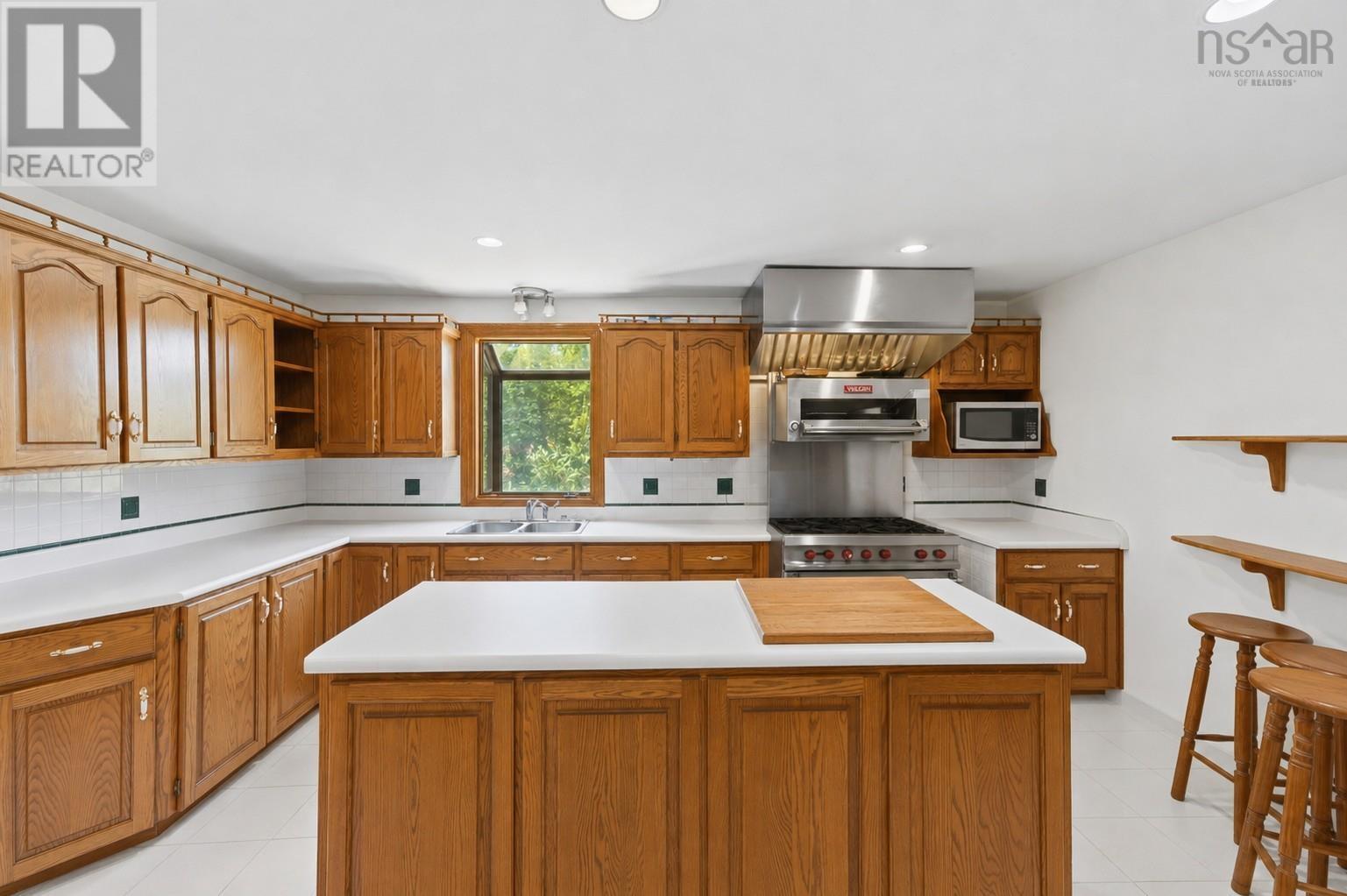 183 New Russell Road - 31