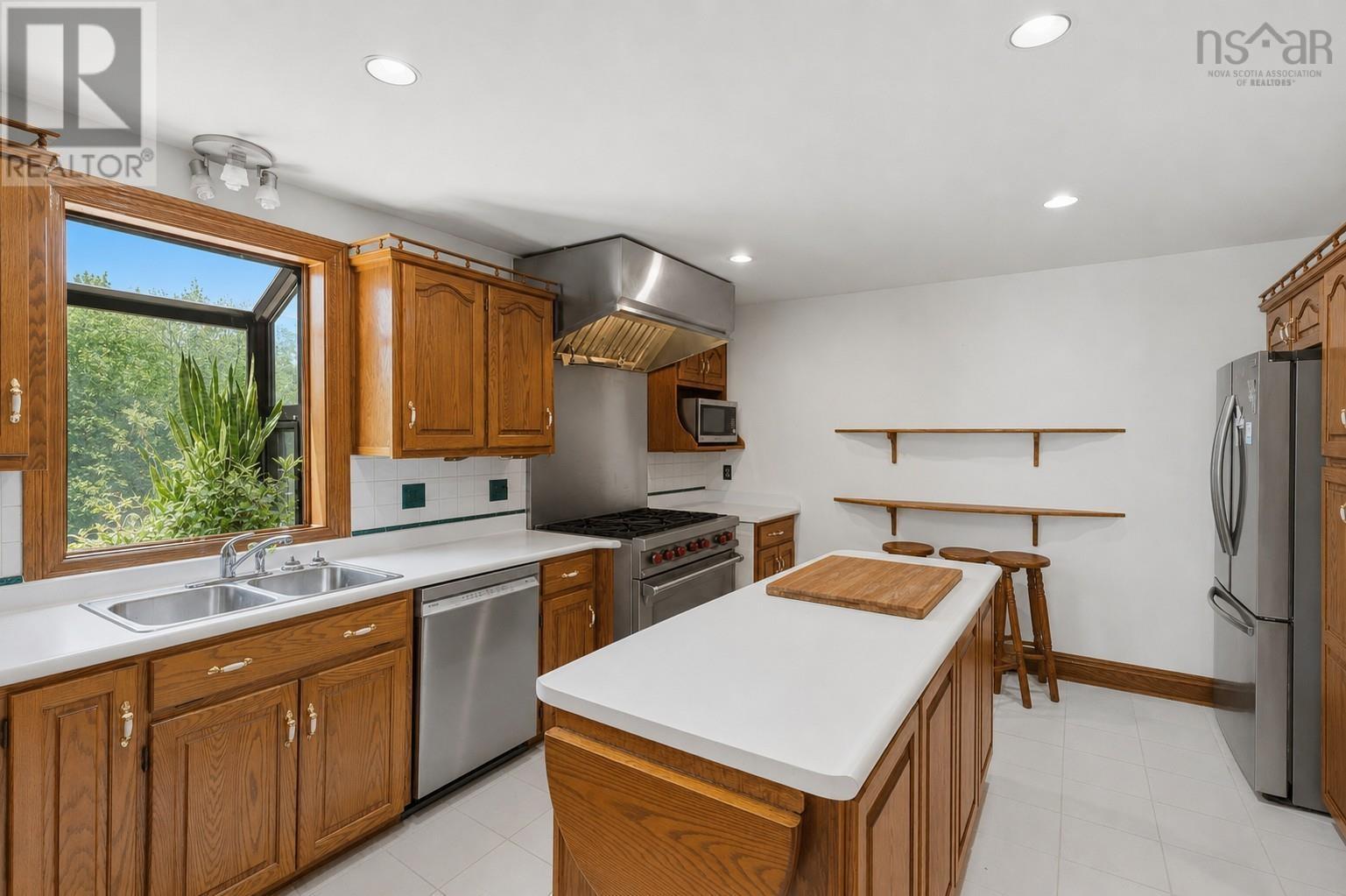 183 New Russell Road - 32