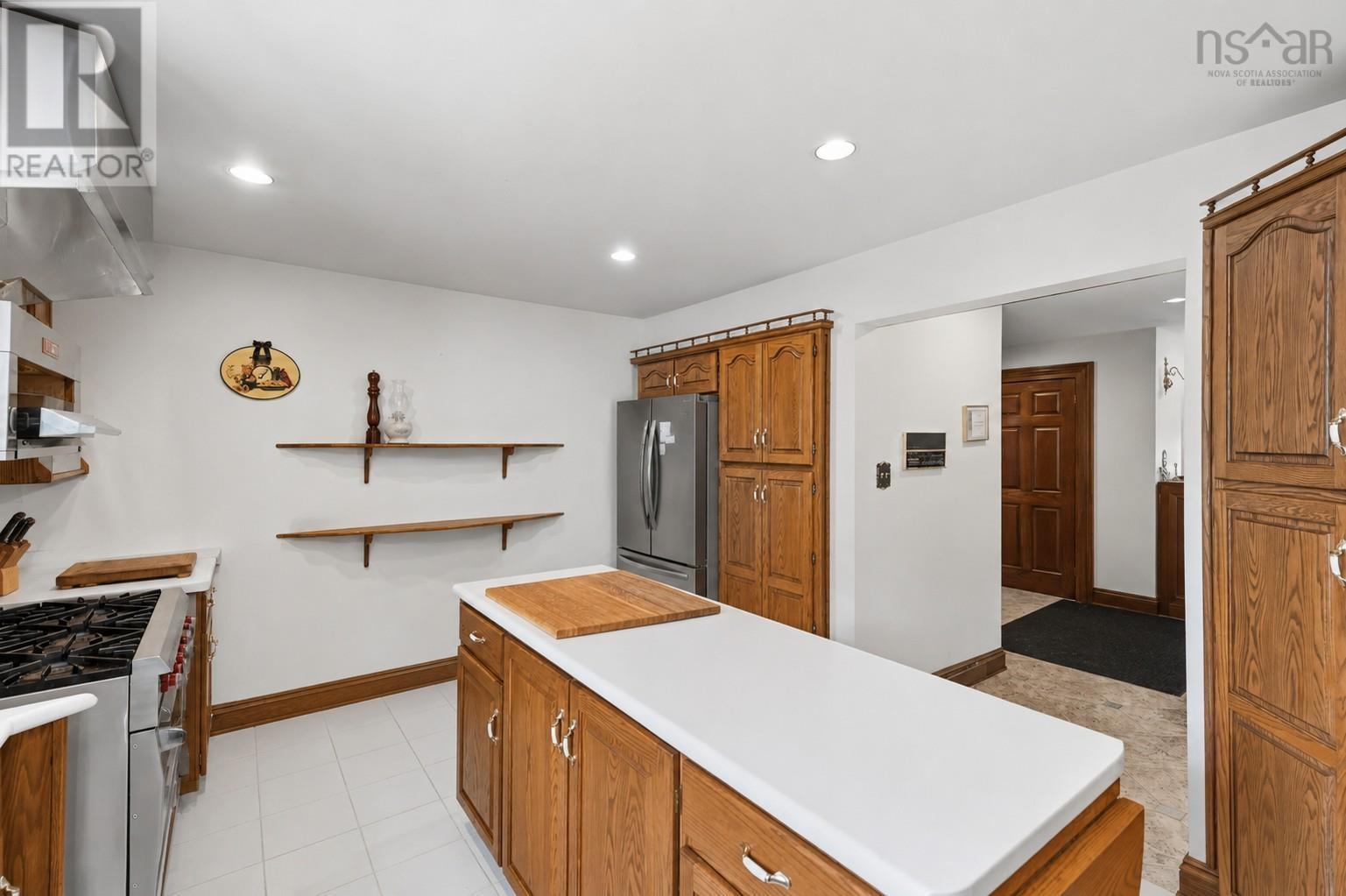 183 New Russell Road - 33