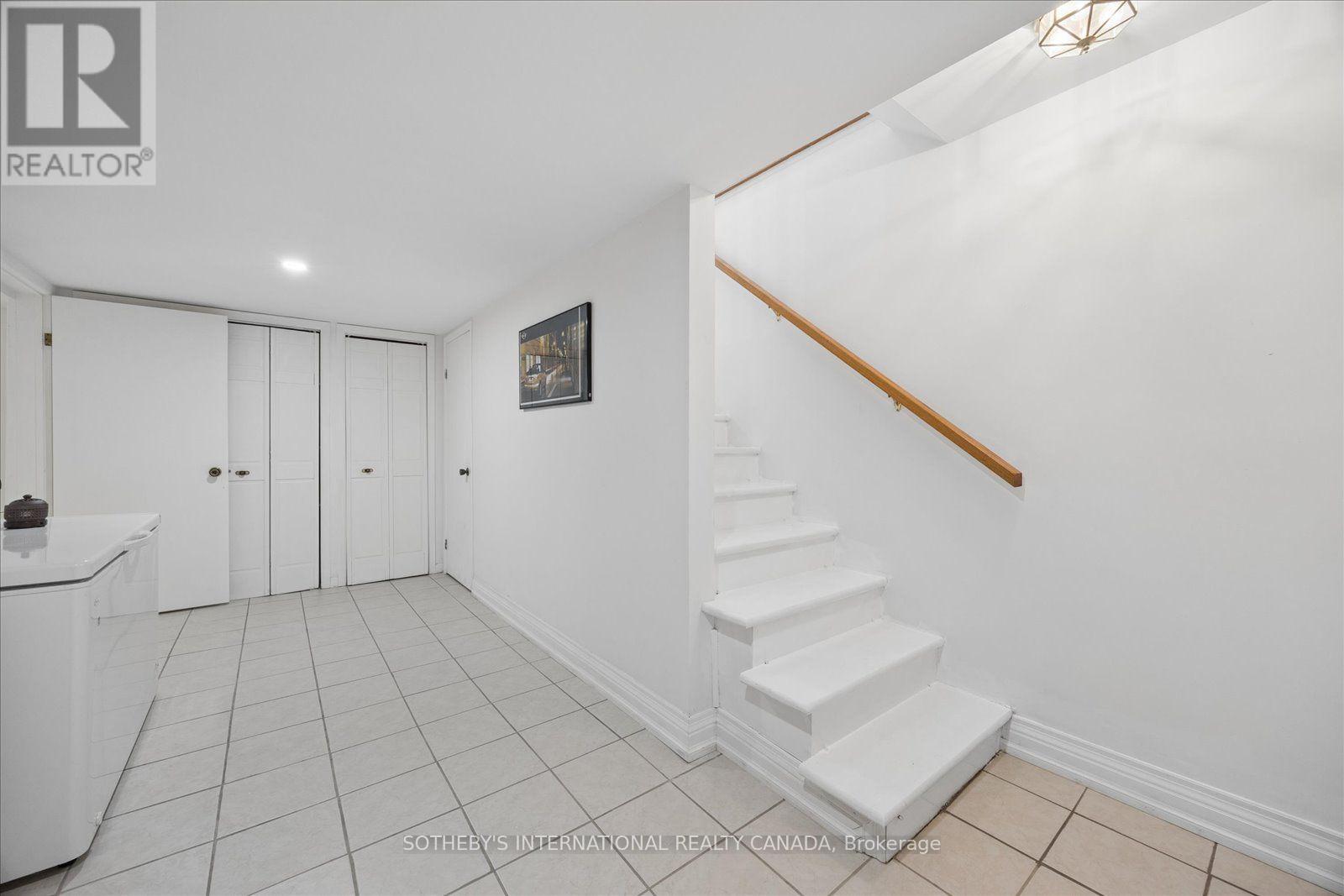 1515 HAWKSWOOD DRIVE - 31