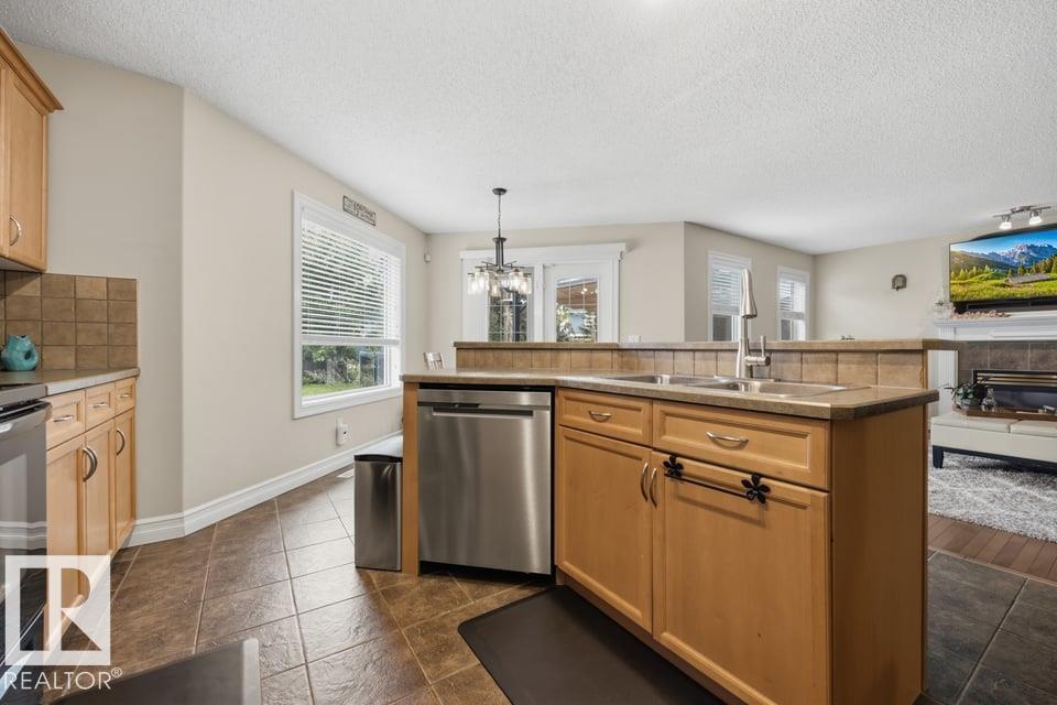 1028 APPLETON PT — photo 22