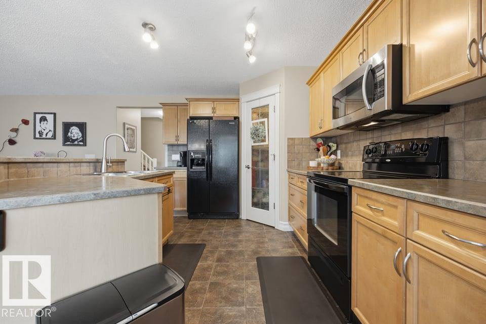 1028 APPLETON PT — photo 23