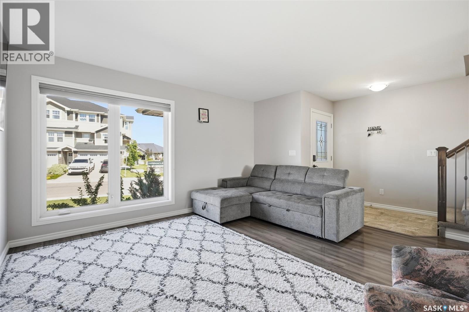 527 Pringle CRESCENT - 6