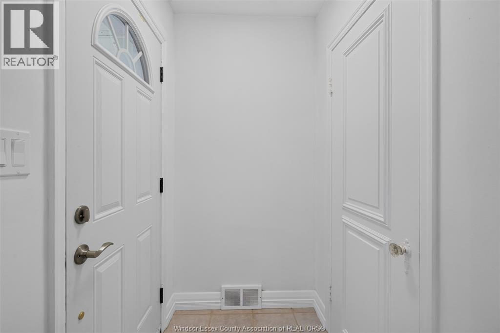 4171 ROSELAND DRIVE West - Image 6