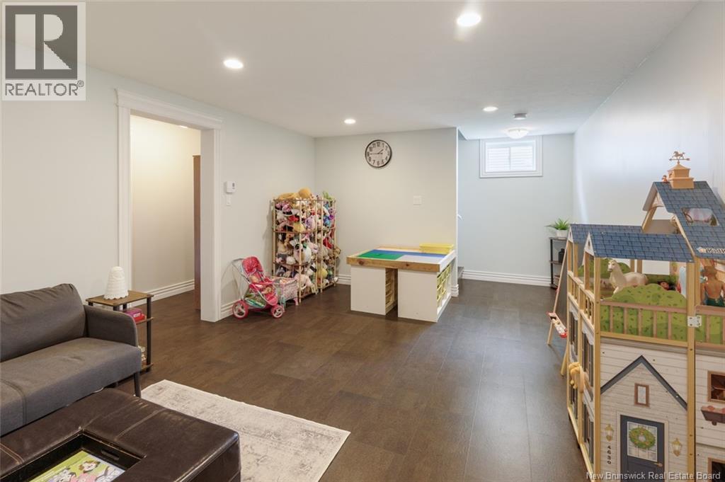 112 Holland Drive - Image 23