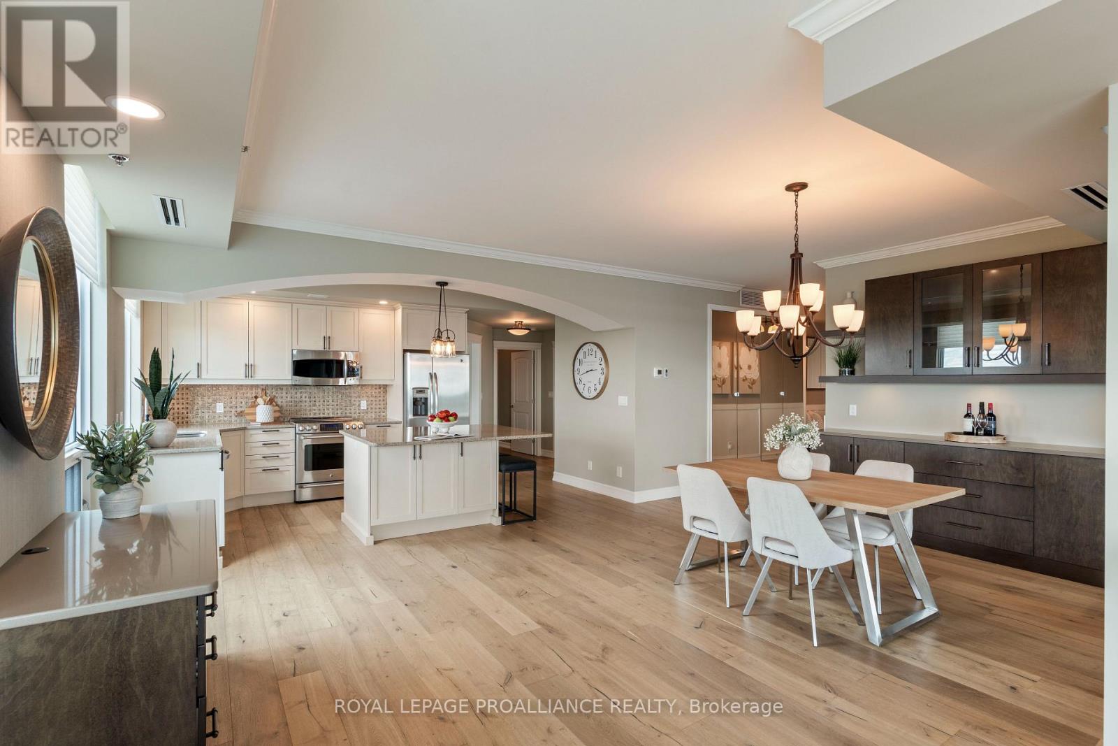 #1602 15 ST ANDREW STREET - 16