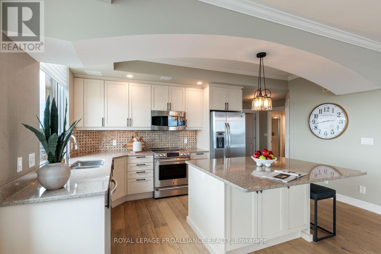 #1602 15 ST ANDREW STREET - 17