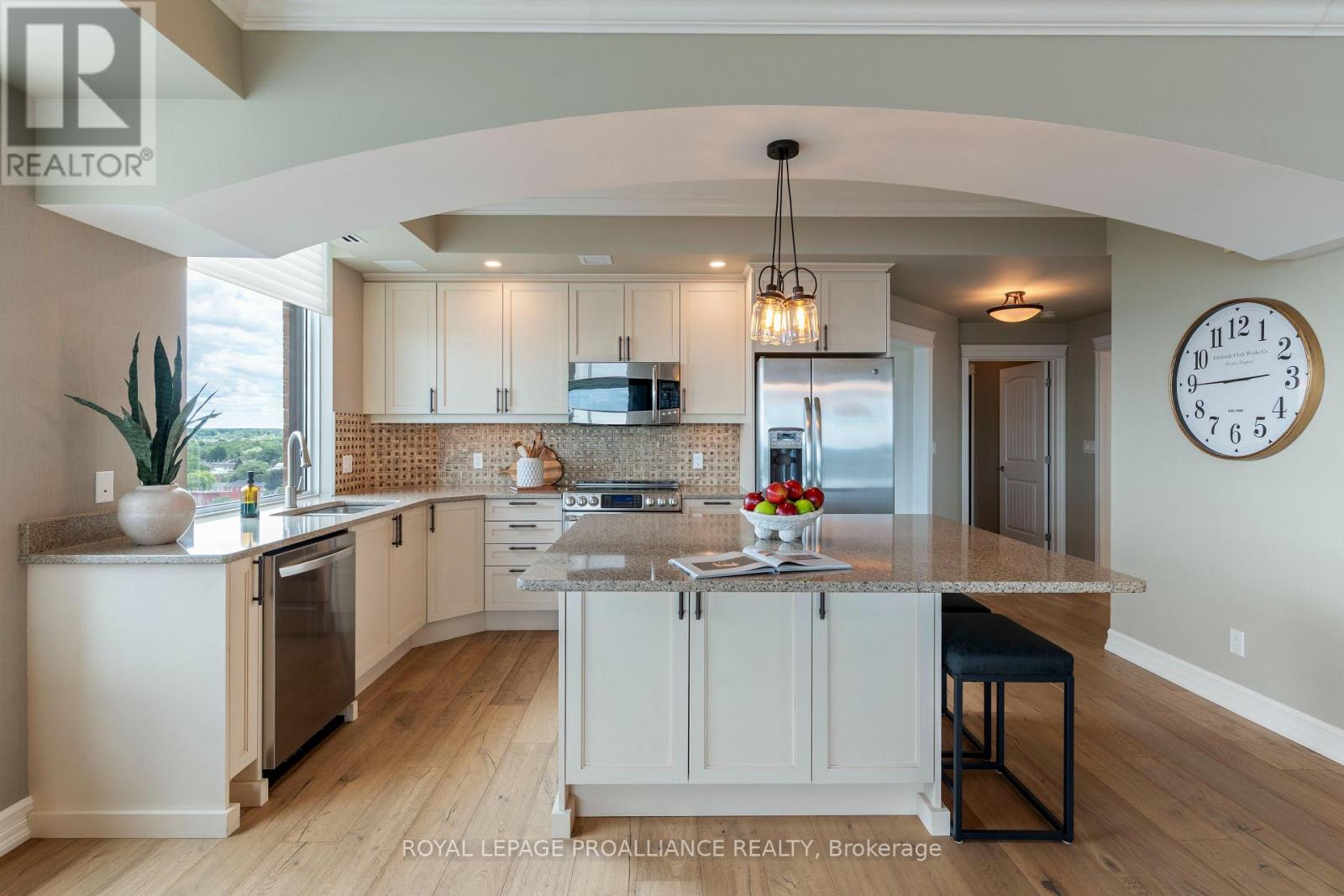 #1602 15 ST ANDREW STREET - 19